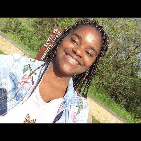 Meet your Posher, Cherise - Picture 3 of 16